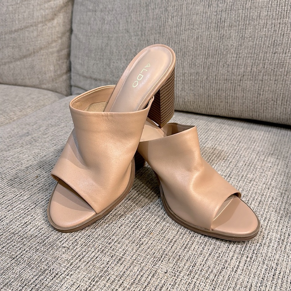 New tan heels, Aldo size 8